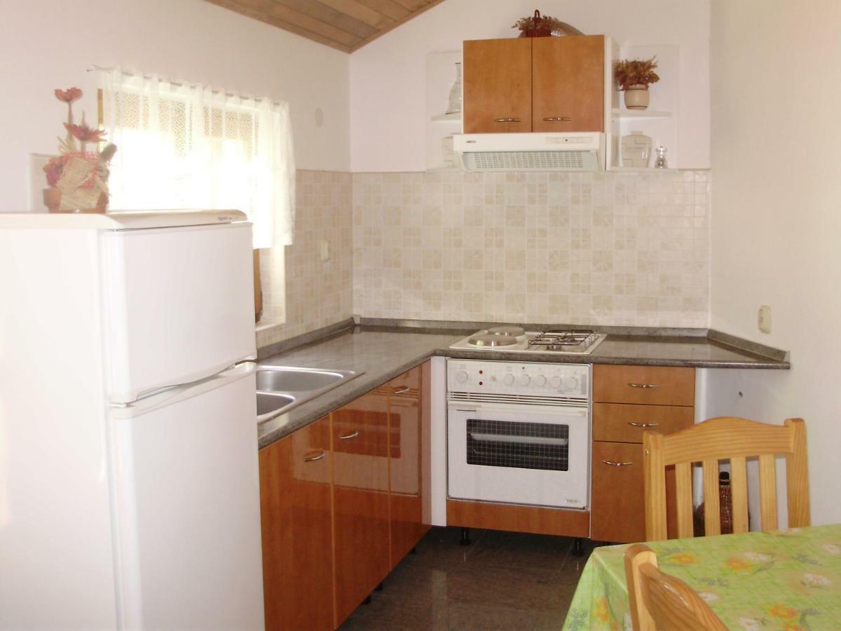 Apartman Kristina And Free Parking มาลีโลชินจ์ ภายนอก รูปภาพ